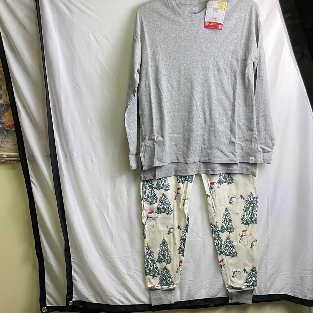 Burt's Bees Gray and Cream Women’s Holiday Pajama Set